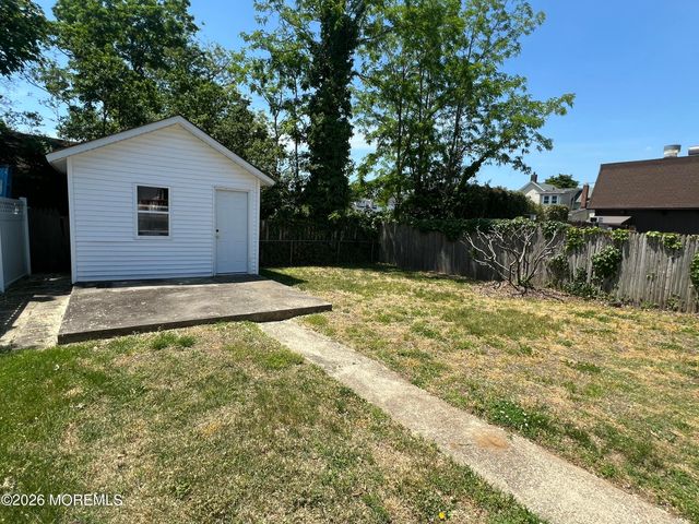 32 Washington Street, Rumson, NJ 07760
