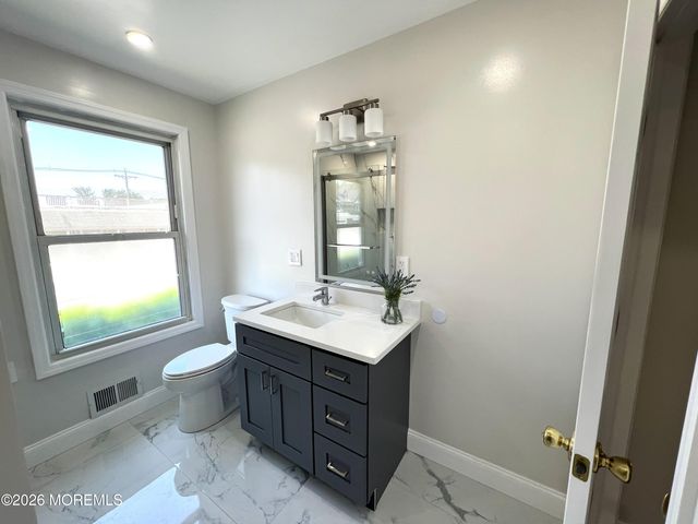 32 Washington Street, Rumson, NJ 07760