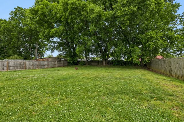 1921 Morris Ave, Columbia, TN 38401