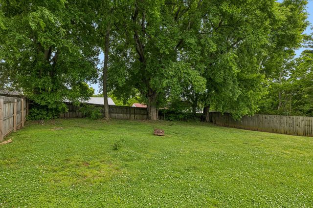 1921 Morris Ave, Columbia, TN 38401