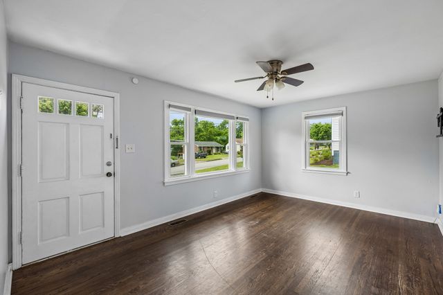 1921 Morris Ave, Columbia, TN 38401