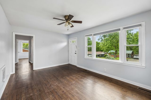 1921 Morris Ave, Columbia, TN 38401