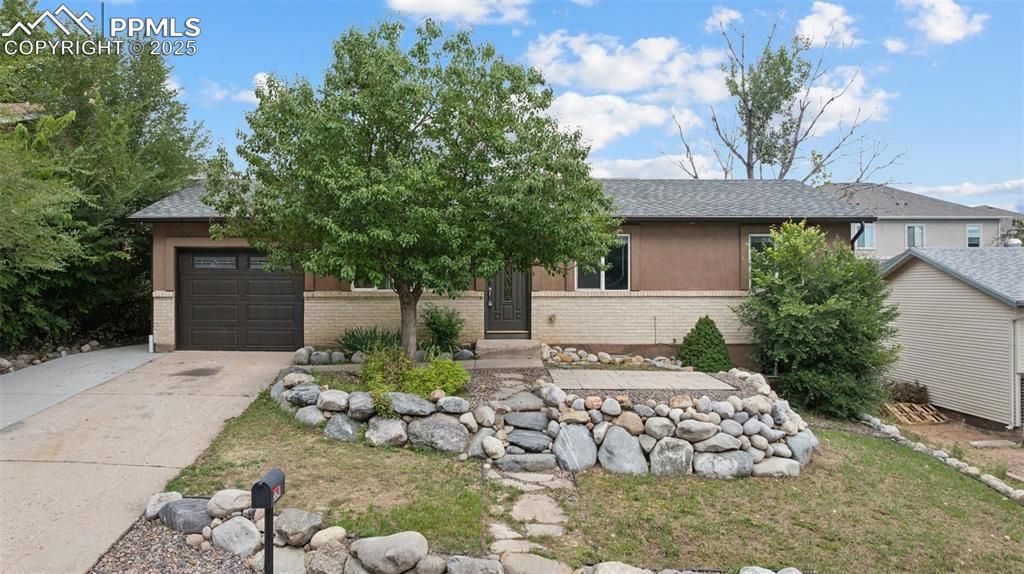 5341 Fiesta Lane, Colorado Springs, CO 80918