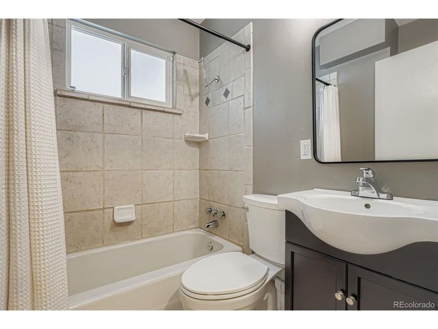 2537 S Logan St, Denver, CO 80210