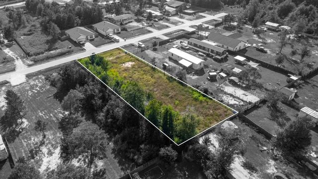 54 Road 5243, Cleveland, TX 77327