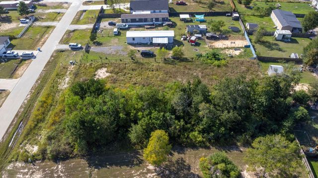 54 Road 5243, Cleveland, TX 77327