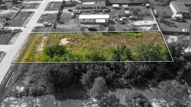 54 Road 5243, Cleveland, TX 77327