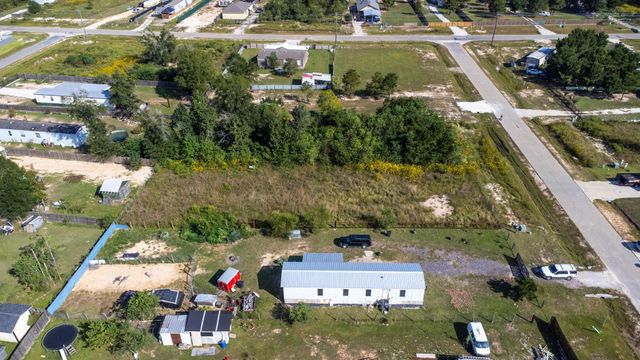 54 Road 5243, Cleveland, TX 77327