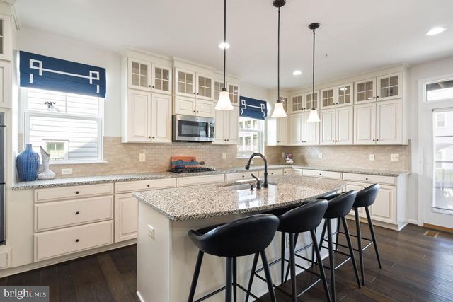 2604 CROSSVINE DR, Dumfries, VA 22026