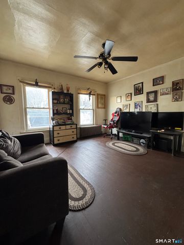 6 Williams Street, New London, CT 06320