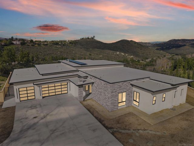 16925 Old Coach Rd, Poway, CA 92064