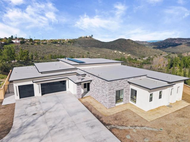 16925 Old Coach Rd, Poway, CA 92064