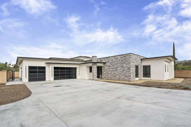 16925 Old Coach Rd, Poway, CA 92064