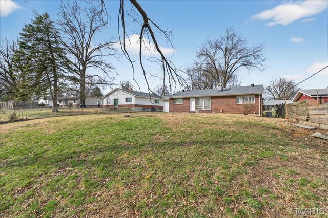 3650 Estates Drive, Florissant, MO 63033