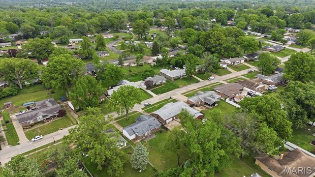 3650 Estates Drive, Florissant, MO 63033
