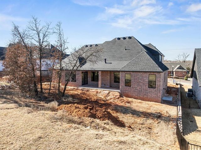 3032 Fountain Creek Drive, Edmond, OK 73034