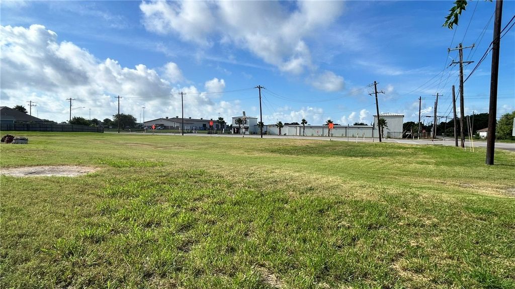 000 Stark Road, Portland, TX 78374 — photo 5