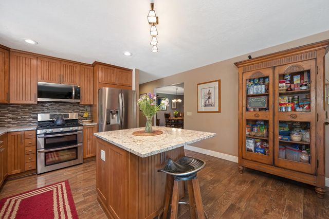 10805 Cramer Rd, Auburn, CA 95602