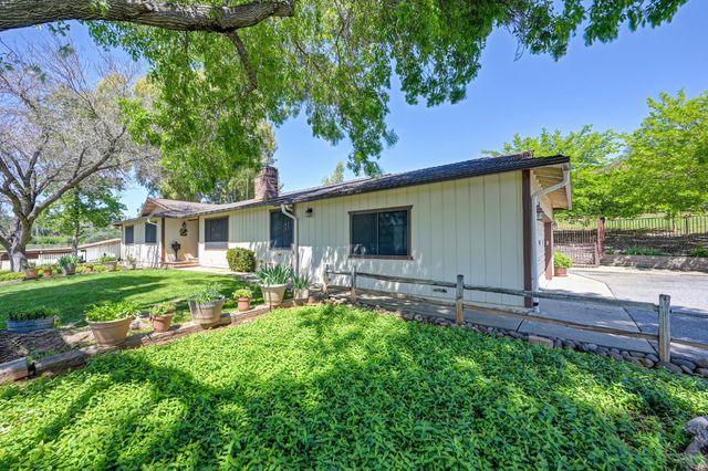 10805 Cramer Rd, Auburn, CA 95602