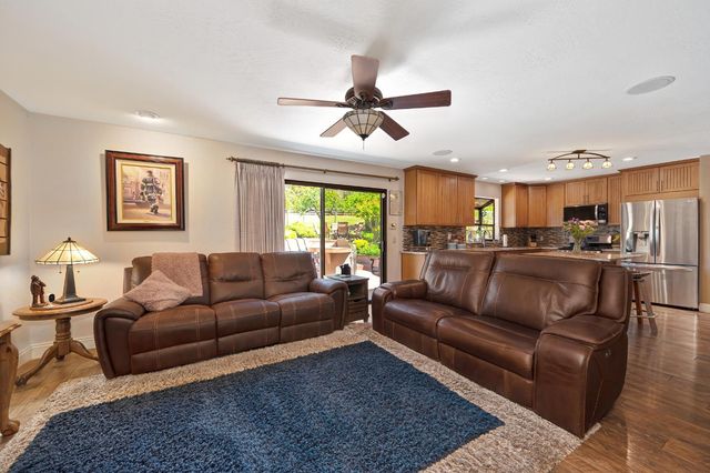 10805 Cramer Rd, Auburn, CA 95602