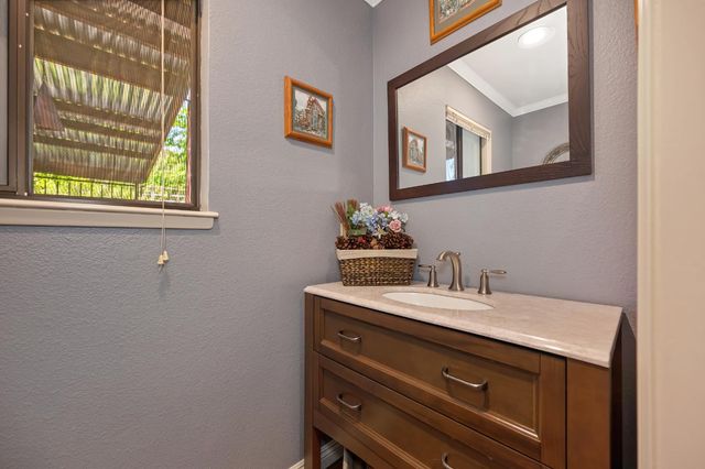 10805 Cramer Rd, Auburn, CA 95602