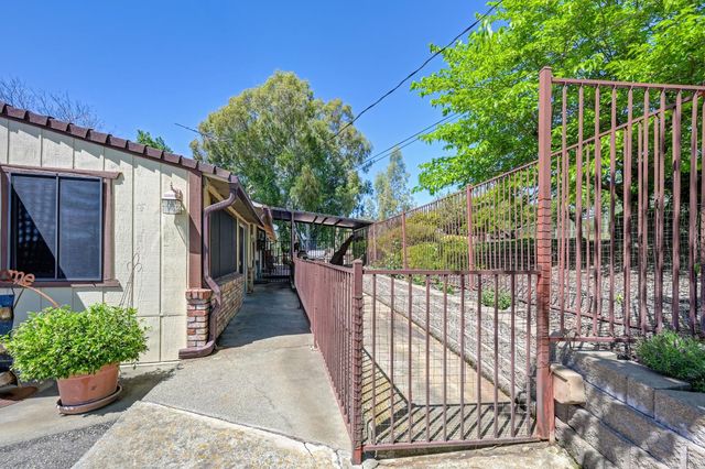 10805 Cramer Rd, Auburn, CA 95602