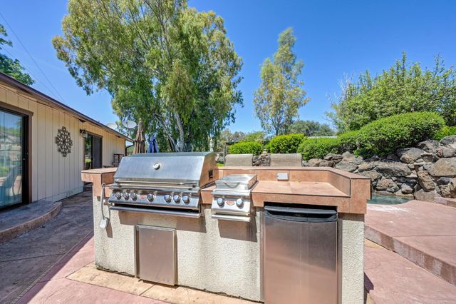 10805 Cramer Rd, Auburn, CA 95602