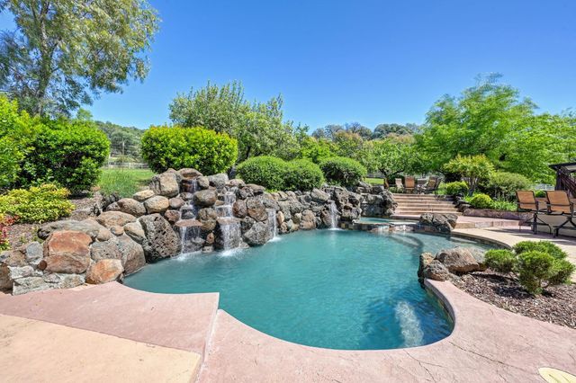 10805 Cramer Rd, Auburn, CA 95602