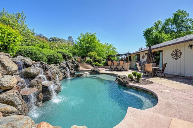 10805 Cramer Rd, Auburn, CA 95602