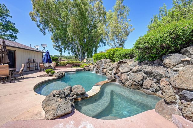 10805 Cramer Rd, Auburn, CA 95602