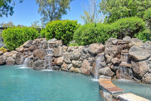 10805 Cramer Rd, Auburn, CA 95602