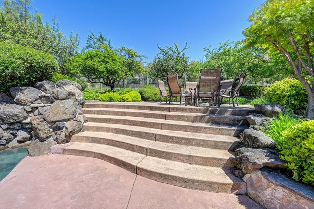 10805 Cramer Rd, Auburn, CA 95602