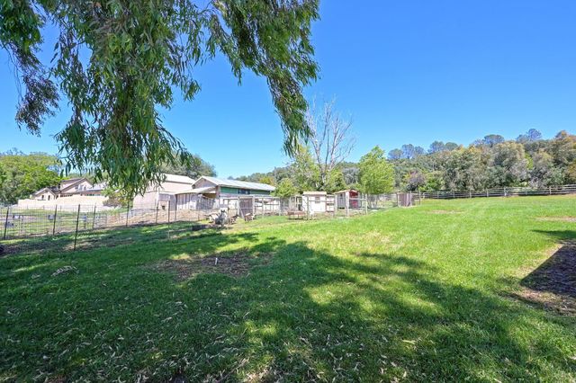 10805 Cramer Rd, Auburn, CA 95602