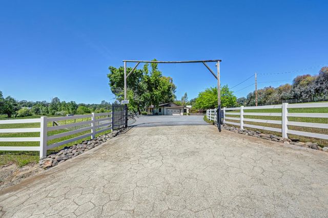 10805 Cramer Rd, Auburn, CA 95602