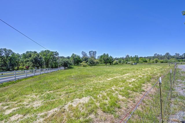 10805 Cramer Rd, Auburn, CA 95602