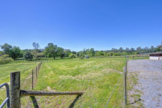 10805 Cramer Rd, Auburn, CA 95602
