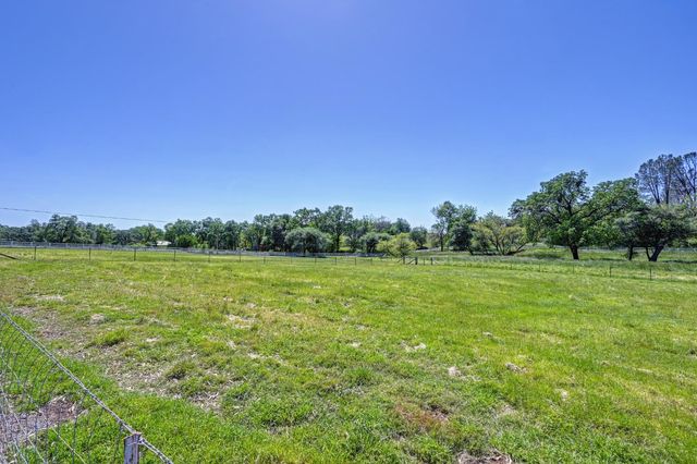 10805 Cramer Rd, Auburn, CA 95602