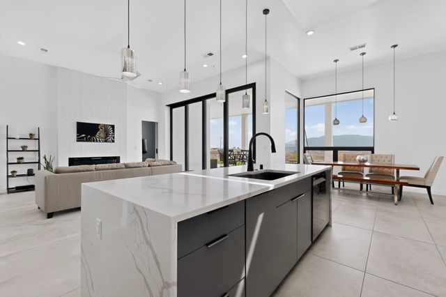 816 Villa Road SE, Rio Rancho, NM 87124