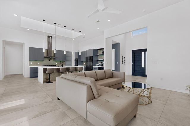 816 Villa Road SE, Rio Rancho, NM 87124