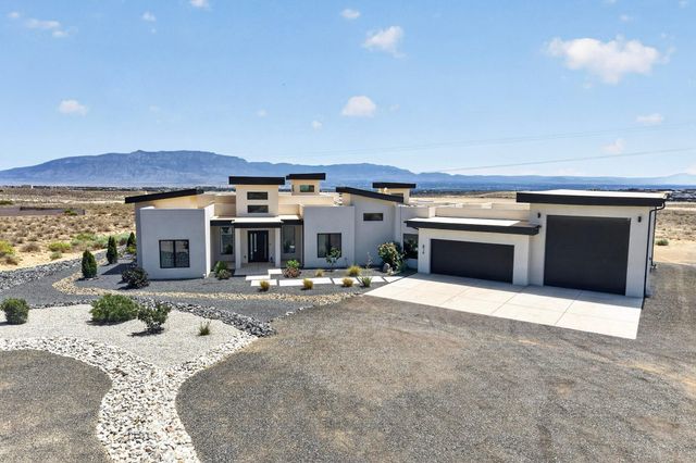 816 Villa Road SE, Rio Rancho, NM 87124