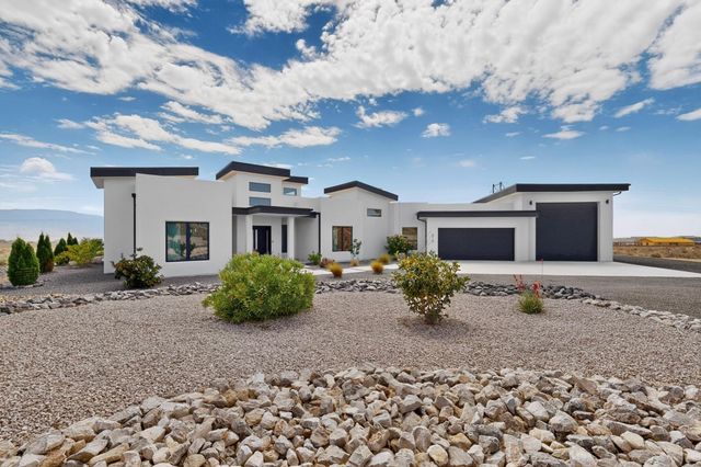 816 Villa Road SE, Rio Rancho, NM 87124