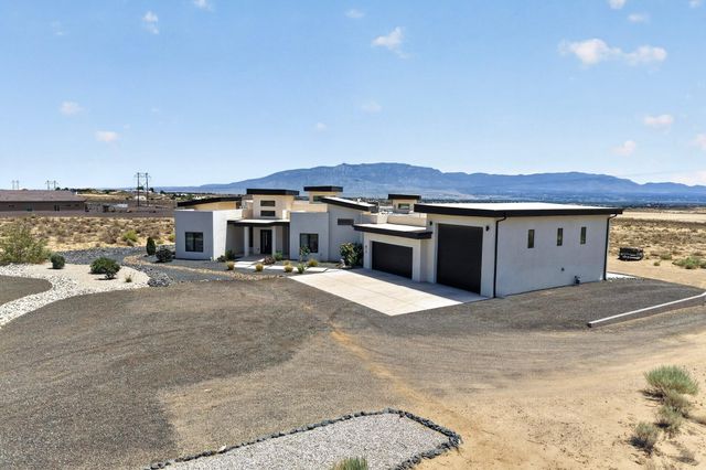 816 Villa Road SE, Rio Rancho, NM 87124