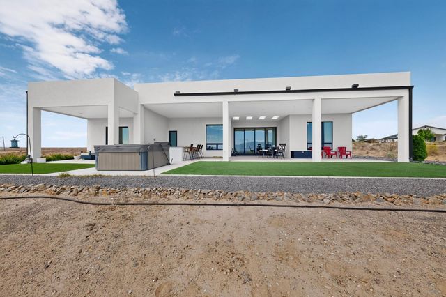 816 Villa Road SE, Rio Rancho, NM 87124