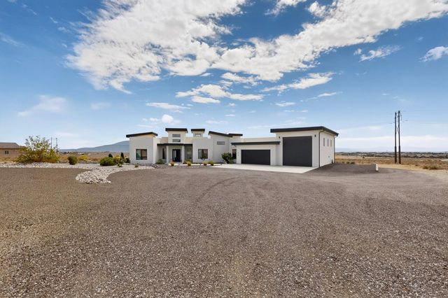 816 Villa Road SE, Rio Rancho, NM 87124