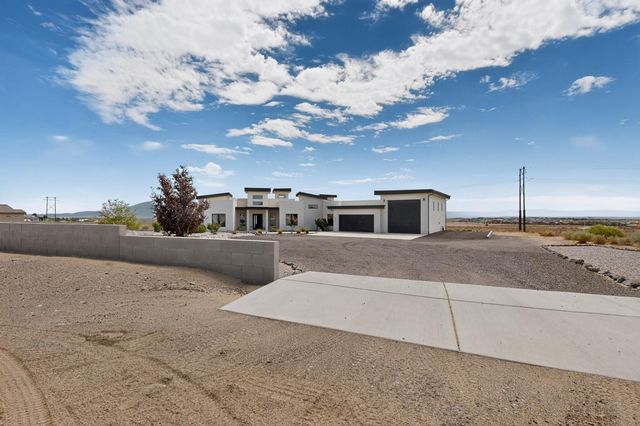 816 Villa Road SE, Rio Rancho, NM 87124