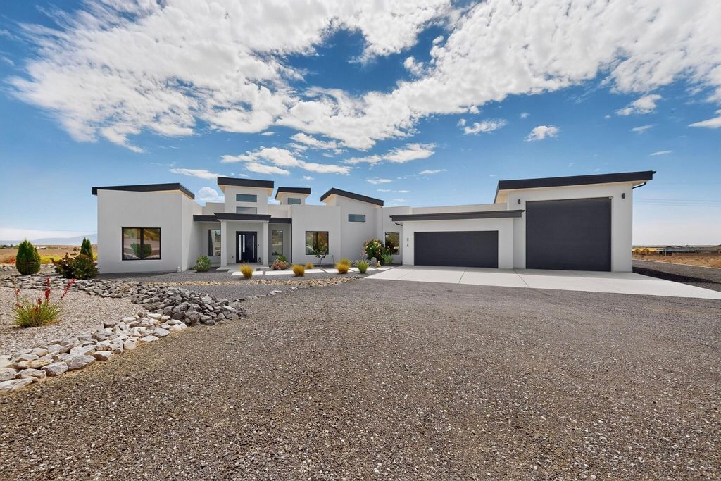 816 Villa Road SE, Rio Rancho, NM 87124