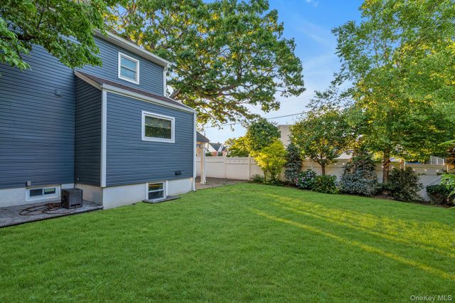 265 Jefferson Street, Franklin Square, NY 11010