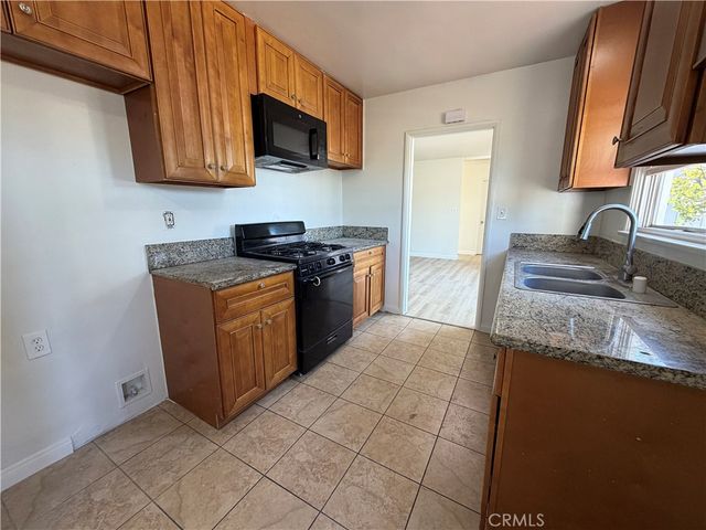 17046 Saticoy Street, Van Nuys, CA 91406