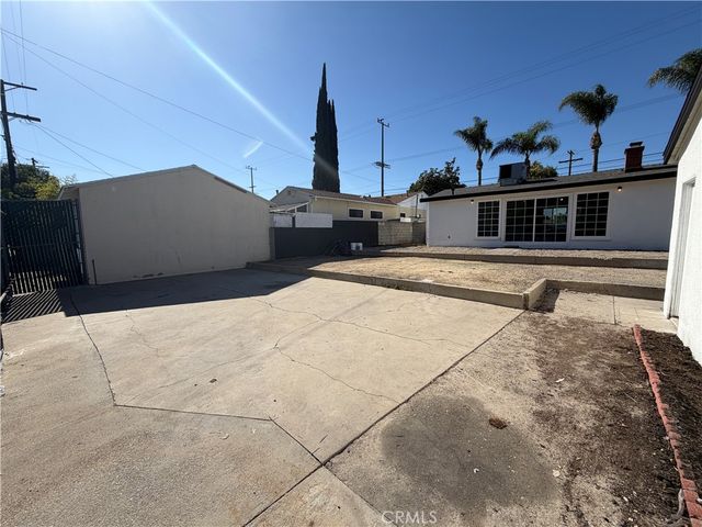 17046 Saticoy Street, Van Nuys, CA 91406