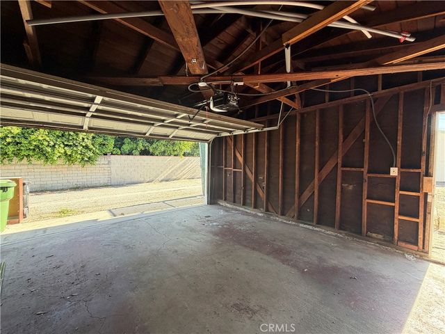 17046 Saticoy Street, Van Nuys, CA 91406
